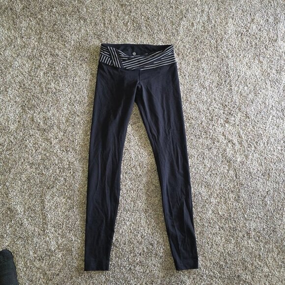 lululemon athletica Pants - Lululemon Black/White Waistband Leggings Size 6